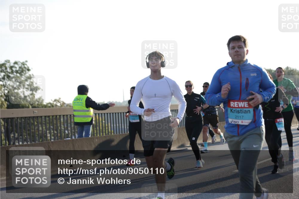 03.10.2025 - Köhlbrandbrückenlauf Jannik Wohlers http://msf.ph/oto/9050110 03.10.2025 09:18:39 Position 3 2117 meine-sportfotos.de