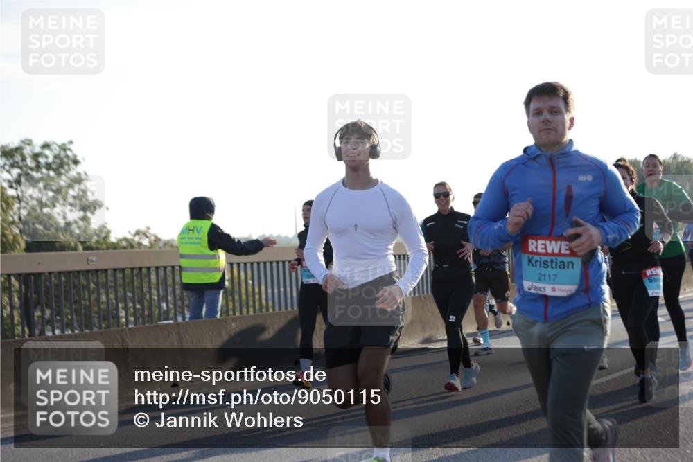 03.10.2025 - Köhlbrandbrückenlauf Jannik Wohlers http://msf.ph/oto/9050115 03.10.2025 09:18:39 Position 3 2117 meine-sportfotos.de