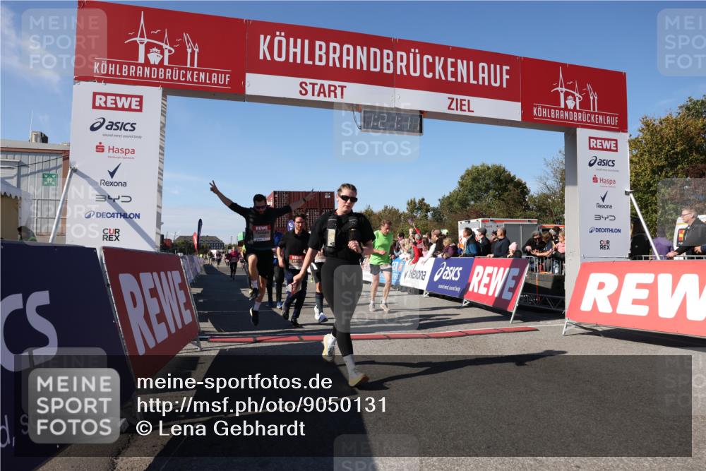 03.10.2025 - Köhlbrandbrückenlauf Lena Gebhardt http://msf.ph/oto/9050131 03.10.2025 13:21:11 Ziel 4363, 4393, 4601, 4680, 4749, 4846, 5265, 5363, 5450, 5618, 5746, 5873, 5878, 5882, 5883, 6262, 6282, 6296, 6602, 6645, 6646, 6648, 6650, 6756 meine-sportfotos.de