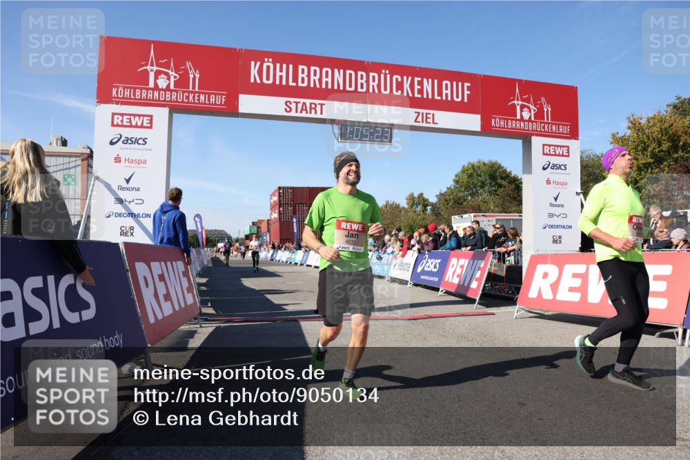 03.10.2025 - Köhlbrandbrückenlauf Lena Gebhardt http://msf.ph/oto/9050134 03.10.2025 13:05:23 Ziel 4011, 4272, 4344, 4390, 4496, 4584, 4877, 5637, 5969, 6041, 6044, 6081 meine-sportfotos.de