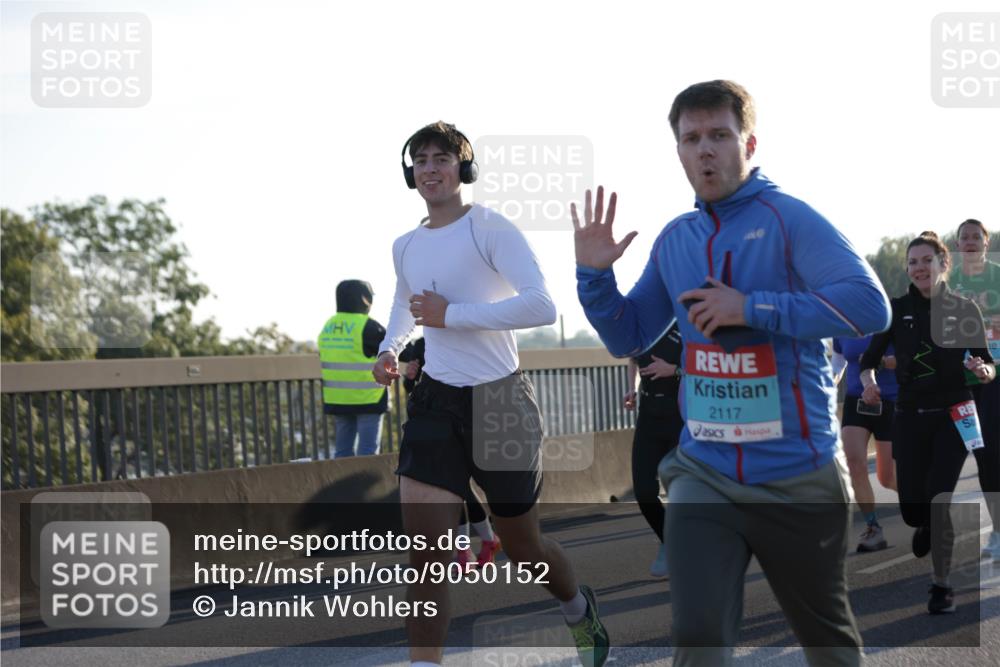 03.10.2025 - Köhlbrandbrückenlauf Jannik Wohlers http://msf.ph/oto/9050152 03.10.2025 09:18:39 Position 3 2117 meine-sportfotos.de