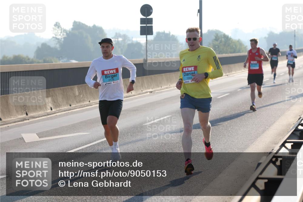 03.10.2025 - Köhlbrandbrückenlauf Lena Gebhardt http://msf.ph/oto/9050153 03.10.2025 09:13:39 Position 1 2176, 1044 meine-sportfotos.de