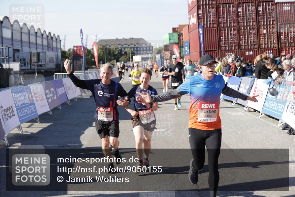 03.10.2025 - Köhlbrandbrückenlauf Jannik Wohlers http://msf.ph/oto/9050155 03.10.2025 13:08:01 Ziel 4107, 4184, 4310, 4357, 4395, 4639, 5959, 5993, 6022, 6120, 6163, 6244, 6348, 6409, 6635, 6651, 6696, 6752 meine-sportfotos.de
