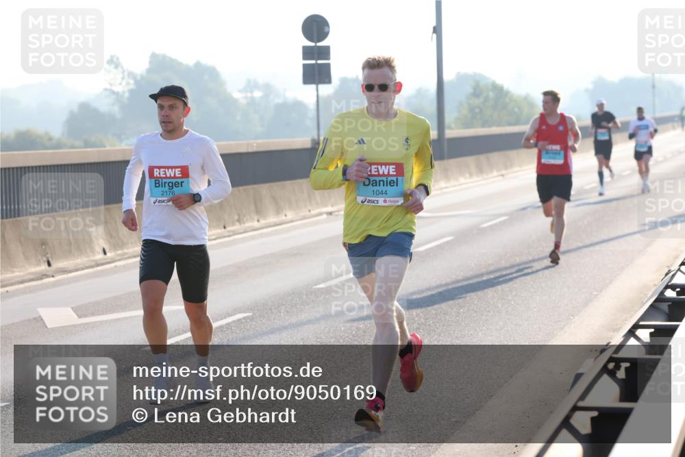 03.10.2025 - Köhlbrandbrückenlauf Lena Gebhardt http://msf.ph/oto/9050169 03.10.2025 09:13:39 Position 1 2176, 1044 meine-sportfotos.de