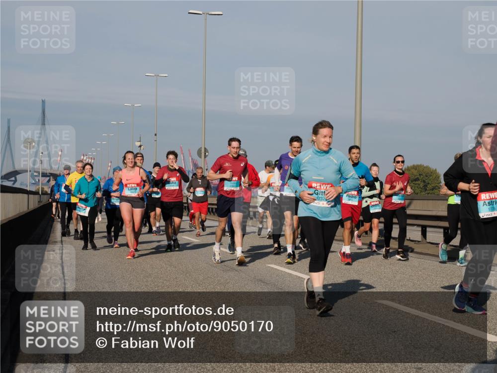 03.10.2025 - Köhlbrandbrückenlauf Fabian Wolf http://msf.ph/oto/9050170 03.10.2025 10:01:16 Position 3 3762, 1737, 1815, 1778 meine-sportfotos.de