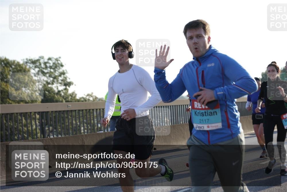 03.10.2025 - Köhlbrandbrückenlauf Jannik Wohlers http://msf.ph/oto/9050175 03.10.2025 09:18:39 Position 3 2117 meine-sportfotos.de
