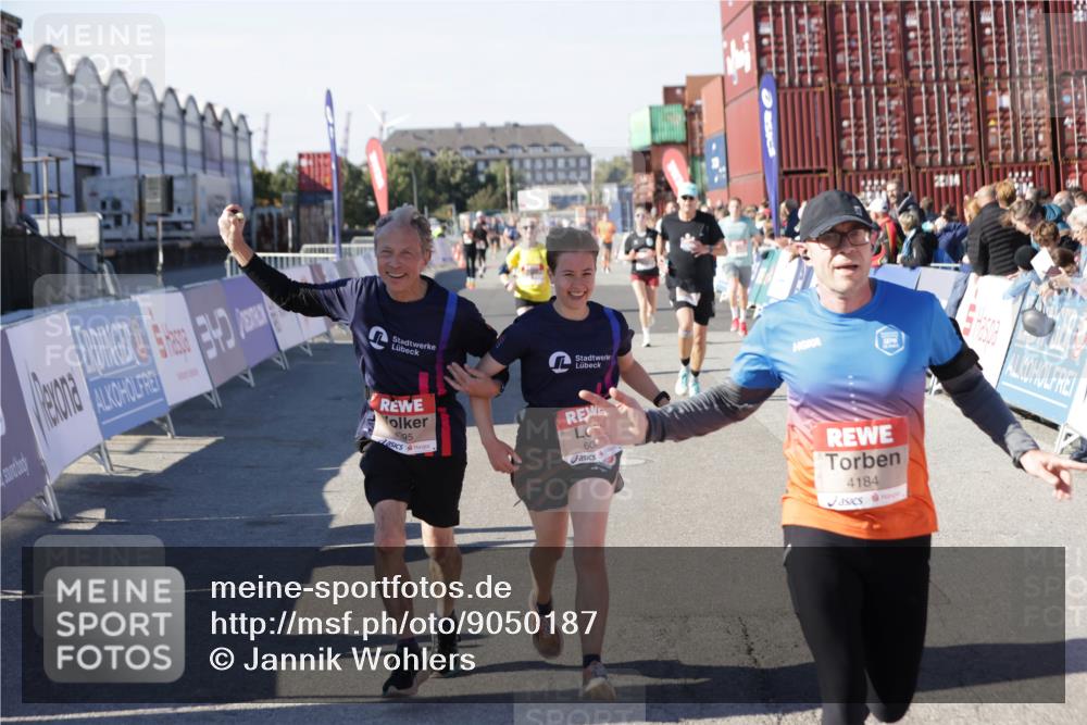 03.10.2025 - Köhlbrandbrückenlauf Jannik Wohlers http://msf.ph/oto/9050187 03.10.2025 13:08:02 Ziel 4107, 4184, 4357, 4395, 4639, 5959, 6022, 6163, 6244, 6348, 6409, 6635, 6696, 6752 meine-sportfotos.de