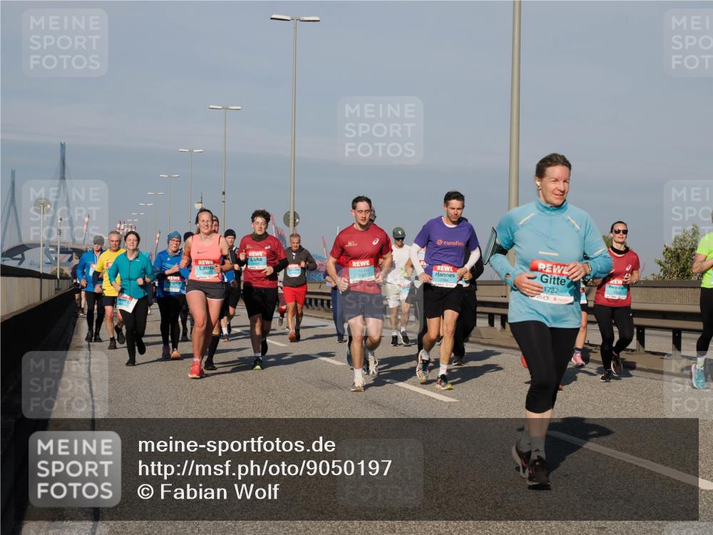 03.10.2025 - Köhlbrandbrückenlauf Fabian Wolf http://msf.ph/oto/9050197 03.10.2025 10:01:16 Position 3 1737, 3762 meine-sportfotos.de