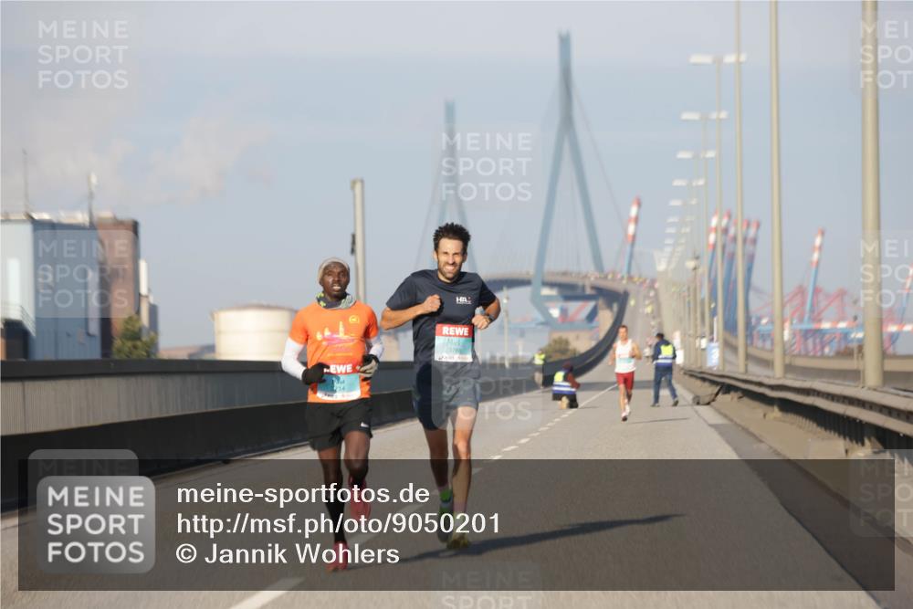 03.10.2025 - Köhlbrandbrückenlauf Jannik Wohlers http://msf.ph/oto/9050201 03.10.2025 09:35:51 Position 3 3760 meine-sportfotos.de