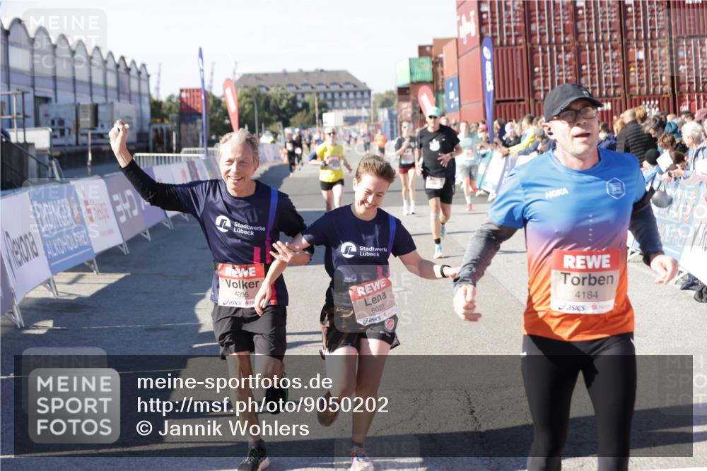 03.10.2025 - Köhlbrandbrückenlauf Jannik Wohlers http://msf.ph/oto/9050202 03.10.2025 13:08:02 Ziel 4107, 4184, 4357, 4395, 4639, 5959, 6022, 6163, 6244, 6348, 6409, 6635, 6696, 6752 meine-sportfotos.de