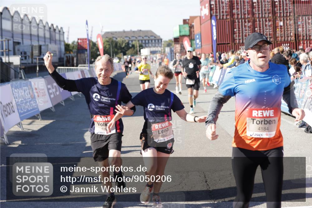 03.10.2025 - Köhlbrandbrückenlauf Jannik Wohlers http://msf.ph/oto/9050206 03.10.2025 13:08:02 Ziel 4107, 4184, 4357, 4395, 4639, 5959, 6022, 6163, 6244, 6348, 6409, 6635, 6696, 6752 meine-sportfotos.de