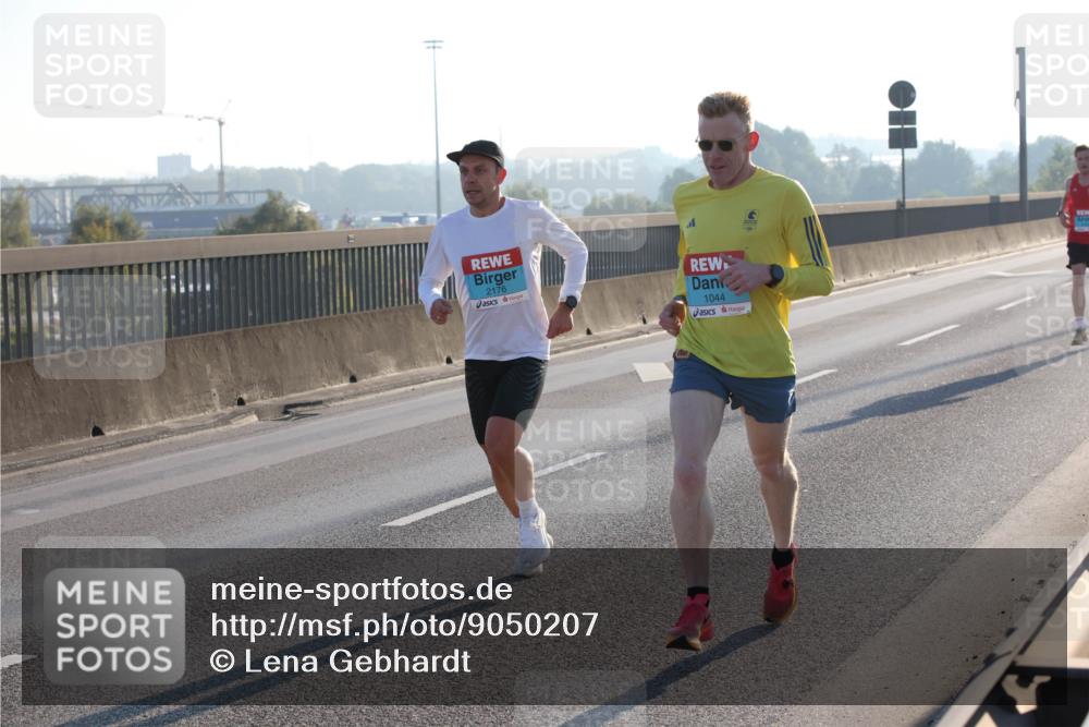 03.10.2025 - Köhlbrandbrückenlauf Lena Gebhardt http://msf.ph/oto/9050207 03.10.2025 09:13:40 Position 1 2176, 1044 meine-sportfotos.de