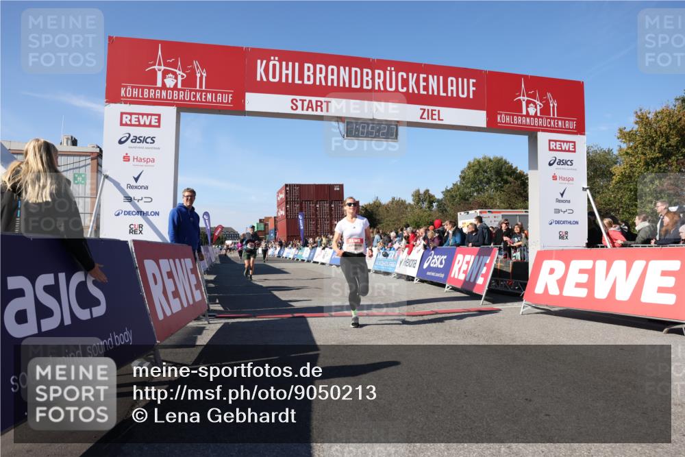 03.10.2025 - Köhlbrandbrückenlauf Lena Gebhardt http://msf.ph/oto/9050213 03.10.2025 13:05:28 Ziel 4011, 4062, 4161, 4272, 4384, 4496, 4584, 4877, 5468, 5637, 6041, 6044 meine-sportfotos.de