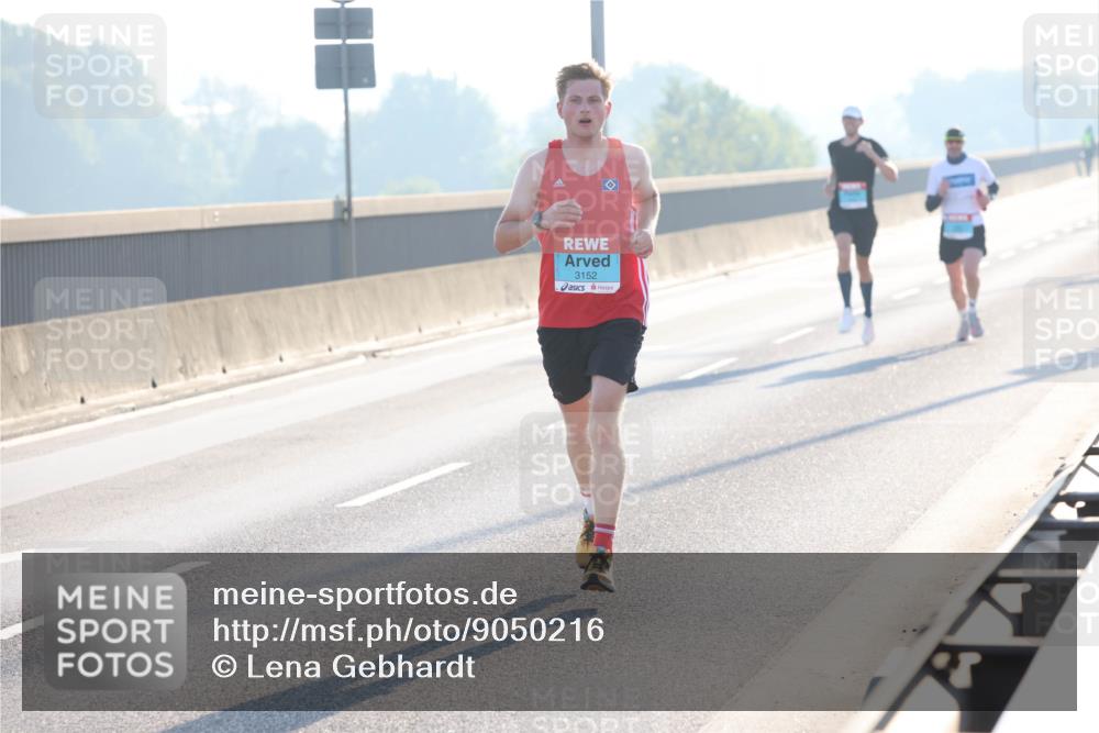 03.10.2025 - Köhlbrandbrückenlauf Lena Gebhardt http://msf.ph/oto/9050216 03.10.2025 09:13:41 Position 1 3152 meine-sportfotos.de
