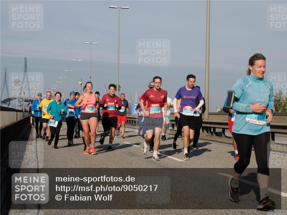 03.10.2025 - Köhlbrandbrückenlauf Fabian Wolf http://msf.ph/oto/9050217 03.10.2025 10:01:17 Position 3 2009, 3762, 1787 meine-sportfotos.de