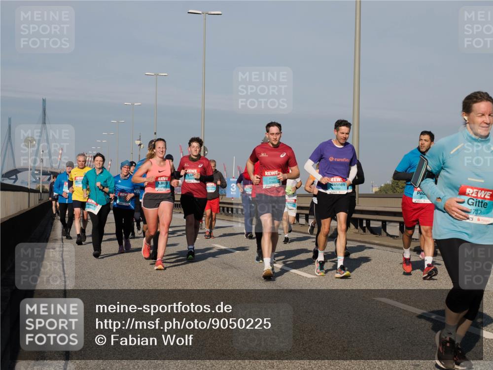 03.10.2025 - Köhlbrandbrückenlauf Fabian Wolf http://msf.ph/oto/9050225 03.10.2025 10:01:17 Position 3 21, 3, 3762, 2984, 1815, 1737 meine-sportfotos.de