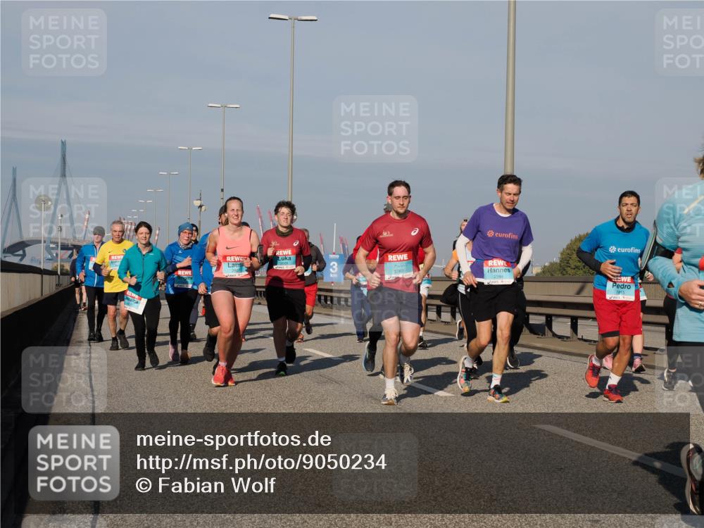 03.10.2025 - Köhlbrandbrückenlauf Fabian Wolf http://msf.ph/oto/9050234 03.10.2025 10:01:17 Position 3 2009, 13, 3762, 2984, 1815 meine-sportfotos.de