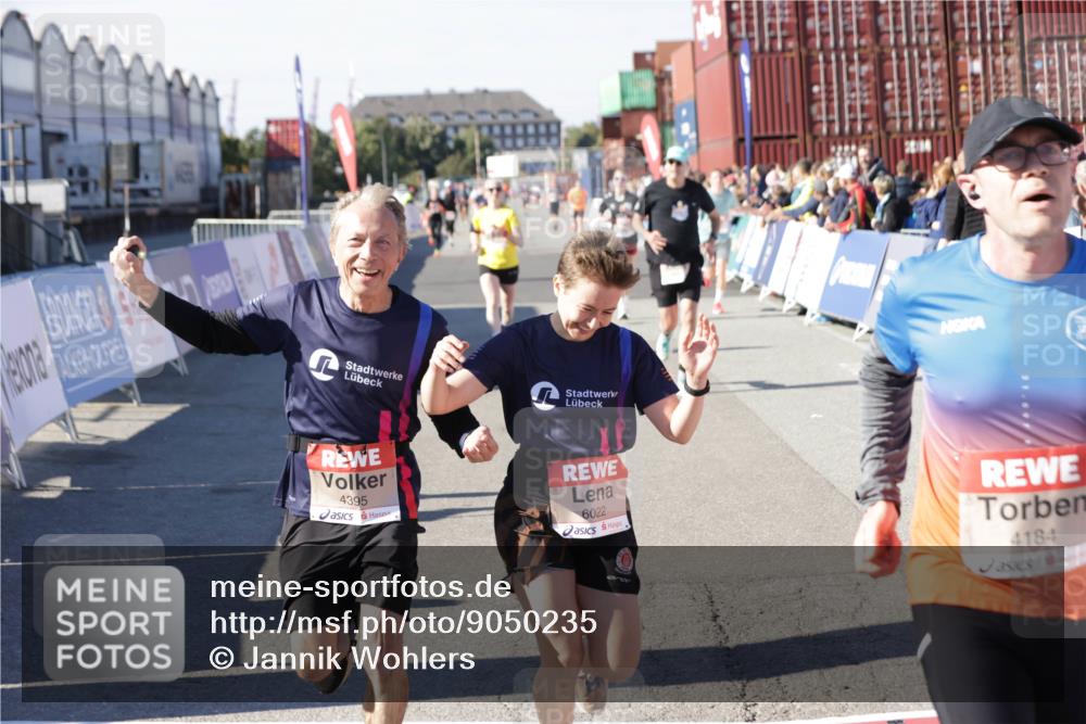 03.10.2025 - Köhlbrandbrückenlauf Jannik Wohlers http://msf.ph/oto/9050235 03.10.2025 13:08:02 Ziel 4107, 4184, 4357, 4395, 4639, 5959, 6022, 6163, 6244, 6348, 6409, 6635, 6696, 6752 meine-sportfotos.de