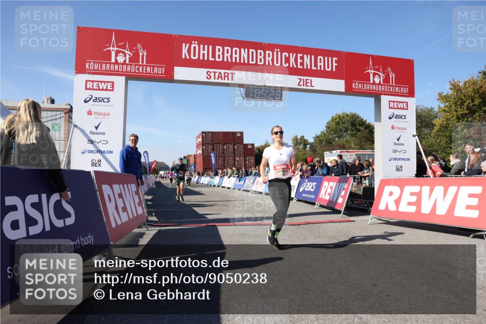 03.10.2025 - Köhlbrandbrückenlauf Lena Gebhardt http://msf.ph/oto/9050238 03.10.2025 13:05:28 Ziel 4011, 4062, 4161, 4272, 4384, 4496, 4584, 4877, 5468, 5637, 6041, 6044 meine-sportfotos.de