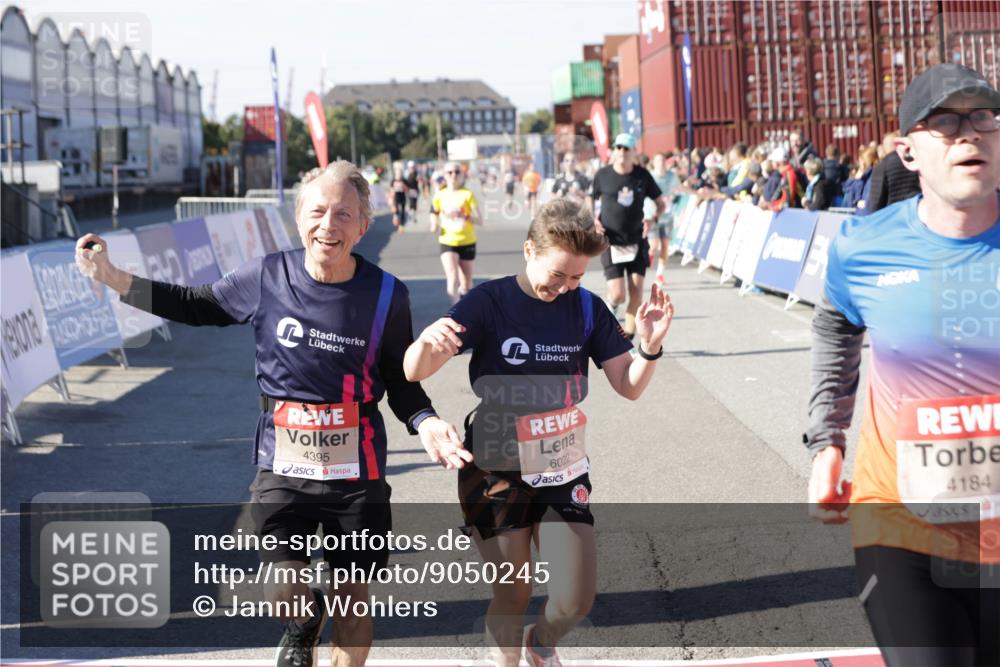 03.10.2025 - Köhlbrandbrückenlauf Jannik Wohlers http://msf.ph/oto/9050245 03.10.2025 13:08:02 Ziel 4107, 4184, 4357, 4395, 4639, 5959, 6022, 6163, 6244, 6348, 6409, 6635, 6696, 6752 meine-sportfotos.de