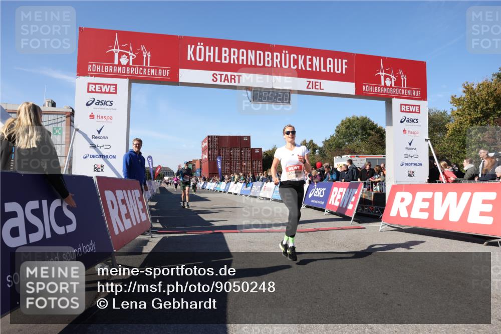 03.10.2025 - Köhlbrandbrückenlauf Lena Gebhardt http://msf.ph/oto/9050248 03.10.2025 13:05:28 Ziel 4011, 4062, 4161, 4272, 4384, 4496, 4584, 4877, 5468, 5637, 6041, 6044 meine-sportfotos.de