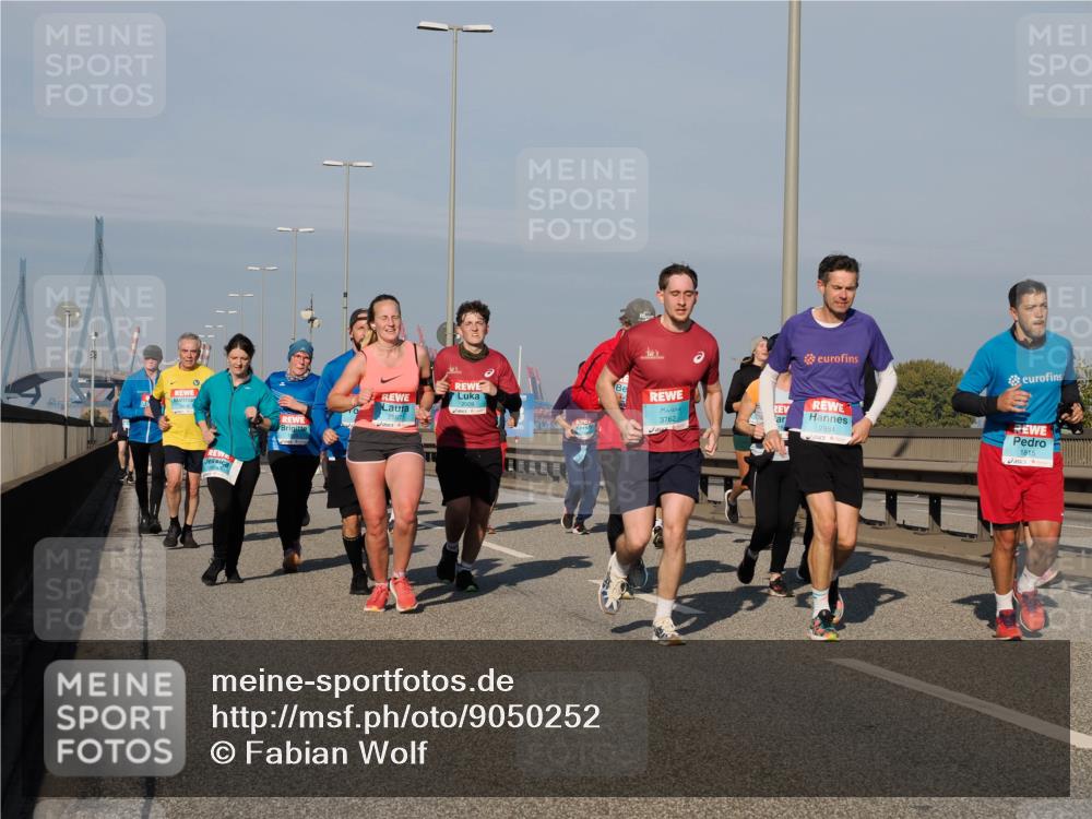 03.10.2025 - Köhlbrandbrückenlauf Fabian Wolf http://msf.ph/oto/9050252 03.10.2025 10:01:17 Position 3 2009, 3762, 2984, 1815 meine-sportfotos.de