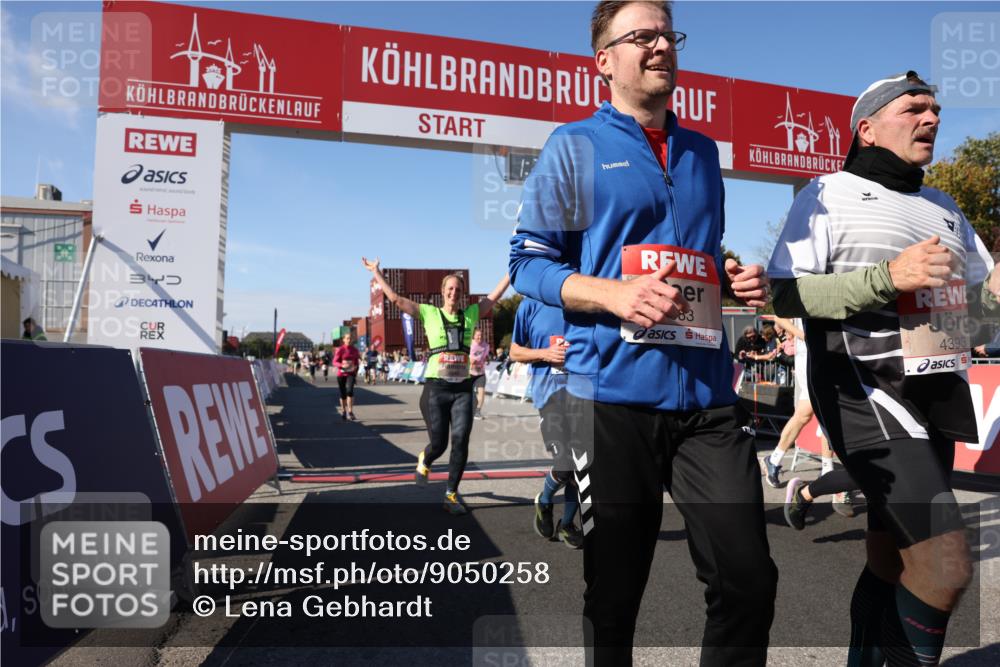 03.10.2025 - Köhlbrandbrückenlauf Lena Gebhardt http://msf.ph/oto/9050258 03.10.2025 13:21:15 Ziel 4363, 4393, 4601, 4749, 4846, 5265, 5450, 5618, 5746, 5873, 5878, 5882, 5883, 6262, 6282, 6602, 6756 meine-sportfotos.de