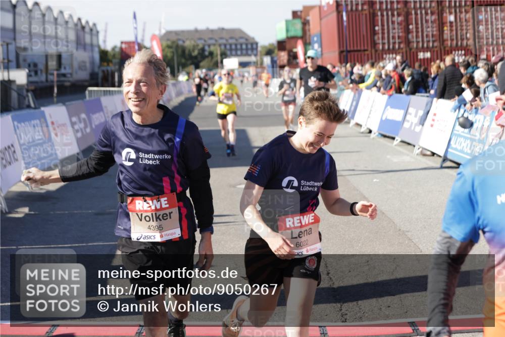 03.10.2025 - Köhlbrandbrückenlauf Jannik Wohlers http://msf.ph/oto/9050267 03.10.2025 13:08:03 Ziel 4107, 4184, 4357, 4395, 4639, 5959, 6022, 6163, 6244, 6348, 6409, 6635, 6696, 6752, 6774 meine-sportfotos.de