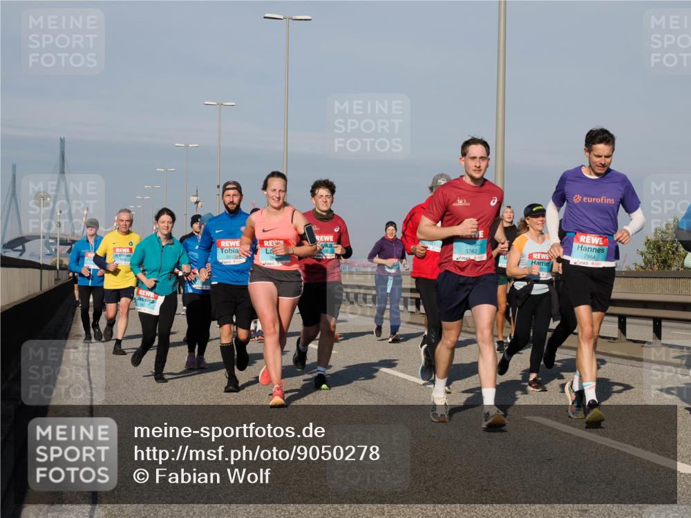 03.10.2025 - Köhlbrandbrückenlauf Fabian Wolf http://msf.ph/oto/9050278 03.10.2025 10:01:18 Position 3 1859, 2010, 3762, 2984 meine-sportfotos.de