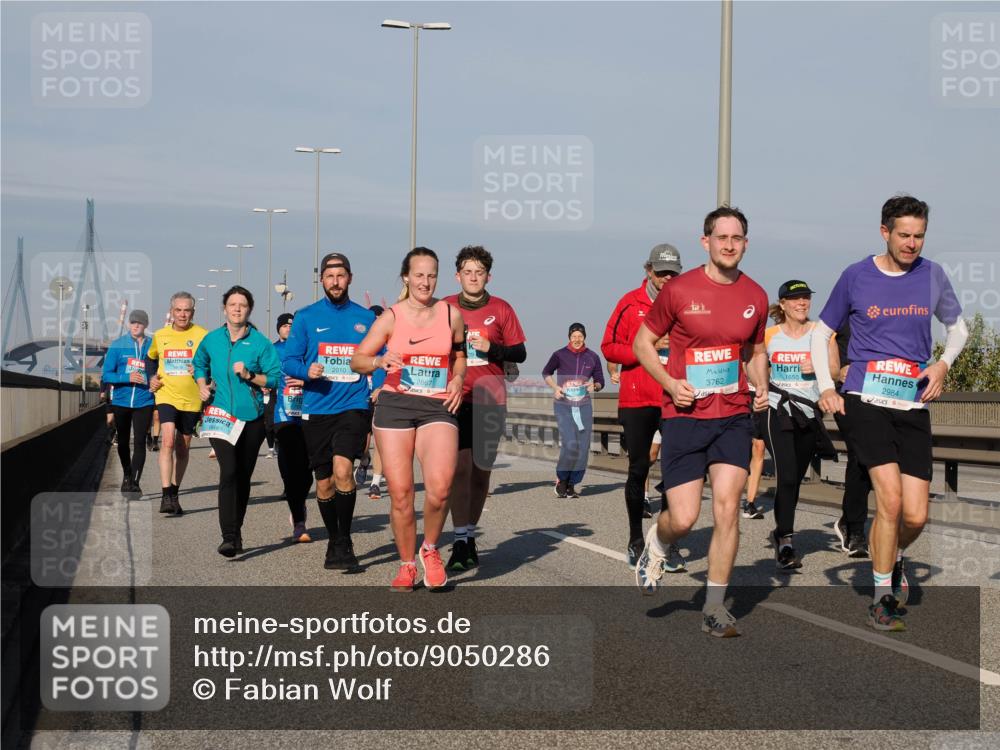 03.10.2025 - Köhlbrandbrückenlauf Fabian Wolf http://msf.ph/oto/9050286 03.10.2025 10:01:18 Position 3 1859, 2010, 2867, 3762, 1650, 2984 meine-sportfotos.de