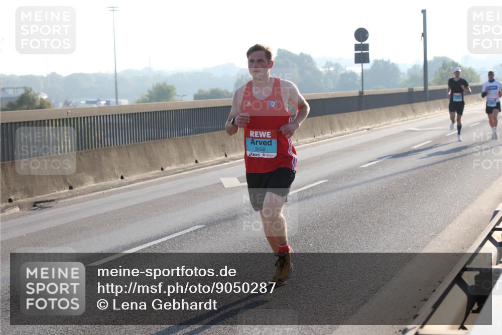03.10.2025 - Köhlbrandbrückenlauf Lena Gebhardt http://msf.ph/oto/9050287 03.10.2025 09:13:43 Position 1 3152 meine-sportfotos.de