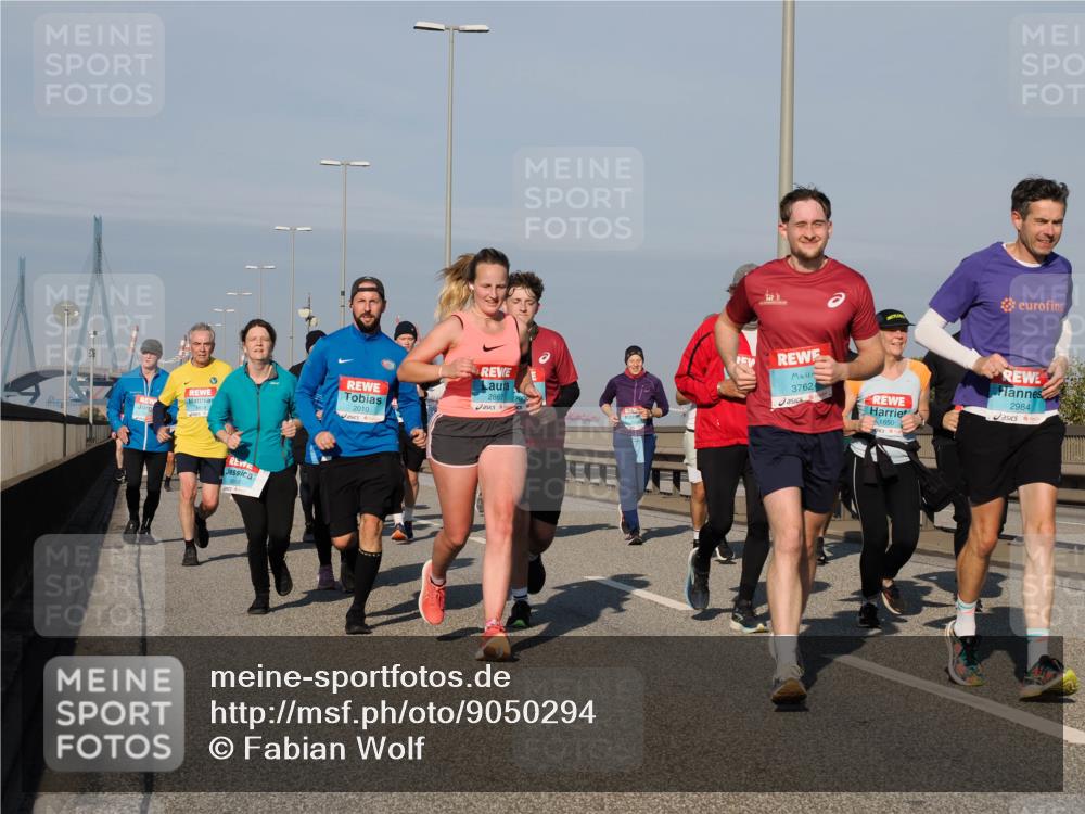03.10.2025 - Köhlbrandbrückenlauf Fabian Wolf http://msf.ph/oto/9050294 03.10.2025 10:01:18 Position 3 1859, 2010, 2867, 3762, 1650, 2984 meine-sportfotos.de