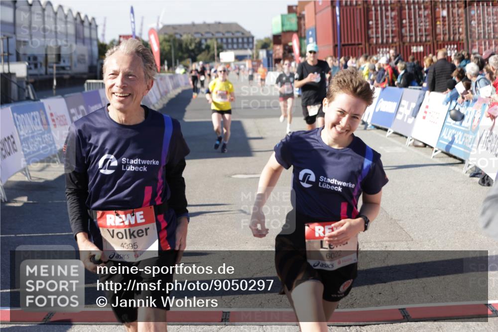 03.10.2025 - Köhlbrandbrückenlauf Jannik Wohlers http://msf.ph/oto/9050297 03.10.2025 13:08:03 Ziel 4107, 4184, 4357, 4395, 4639, 5959, 6022, 6163, 6244, 6348, 6409, 6635, 6696, 6752, 6774 meine-sportfotos.de