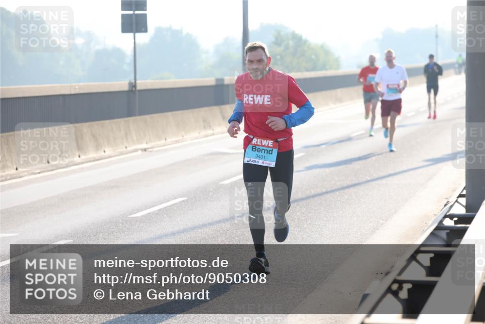 03.10.2025 - Köhlbrandbrückenlauf Lena Gebhardt http://msf.ph/oto/9050308 03.10.2025 09:13:53 Position 1 3401 meine-sportfotos.de