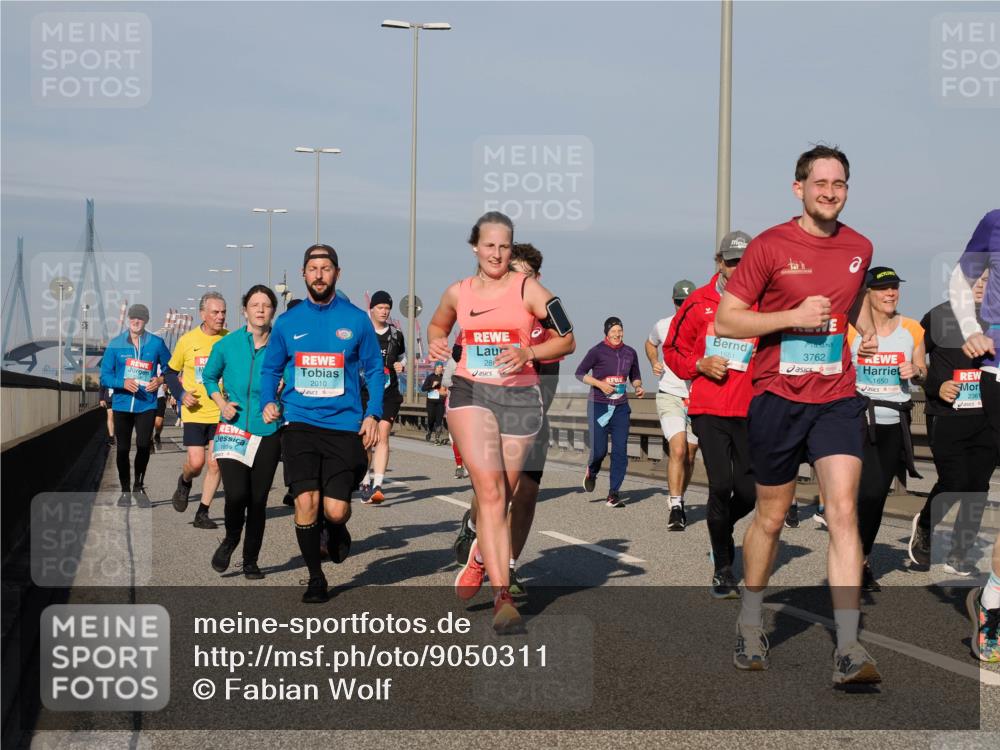 03.10.2025 - Köhlbrandbrückenlauf Fabian Wolf http://msf.ph/oto/9050311 03.10.2025 10:01:19 Position 3 1859, 1, 1, 2010, 28, 1651, 3762, 1650, 2361 meine-sportfotos.de