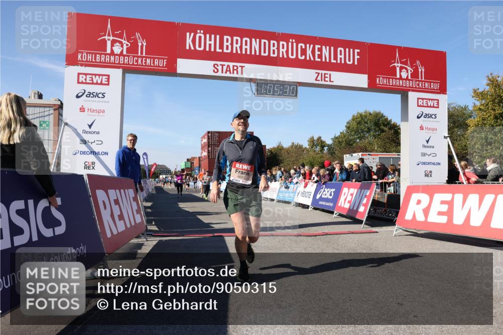 03.10.2025 - Köhlbrandbrückenlauf Lena Gebhardt http://msf.ph/oto/9050315 03.10.2025 13:05:31 Ziel 4011, 4062, 4161, 4272, 4278, 4384, 4496, 4584, 5468, 5637, 6281 meine-sportfotos.de