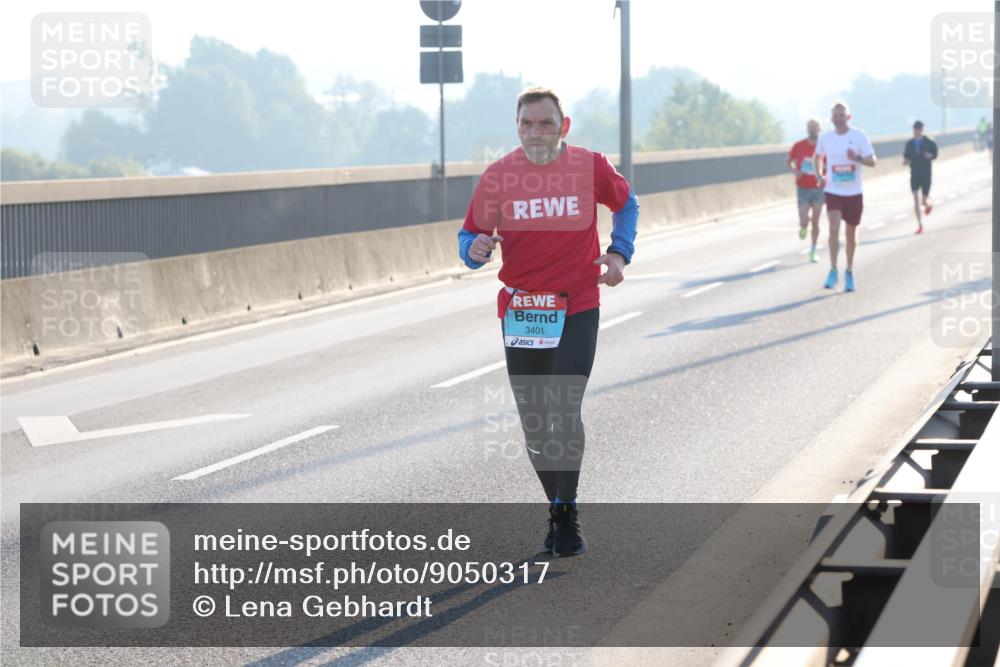 03.10.2025 - Köhlbrandbrückenlauf Lena Gebhardt http://msf.ph/oto/9050317 03.10.2025 09:13:53 Position 1 3401 meine-sportfotos.de
