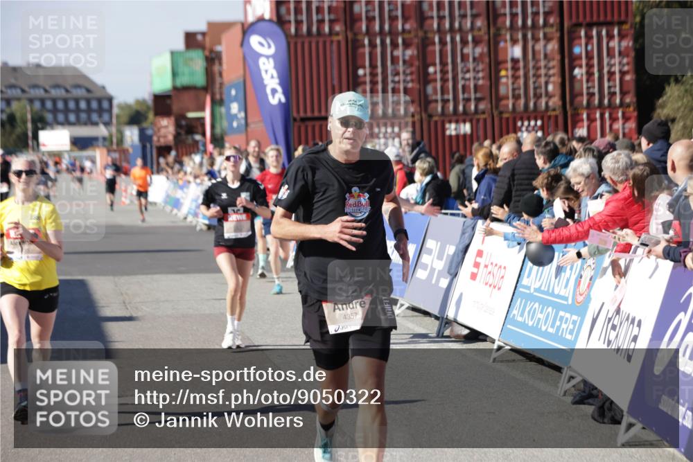 03.10.2025 - Köhlbrandbrückenlauf Jannik Wohlers http://msf.ph/oto/9050322 03.10.2025 13:08:04 Ziel 4107, 4184, 4357, 4395, 4639, 5959, 6022, 6163, 6244, 6348, 6409, 6635, 6752, 6774, 6824 meine-sportfotos.de