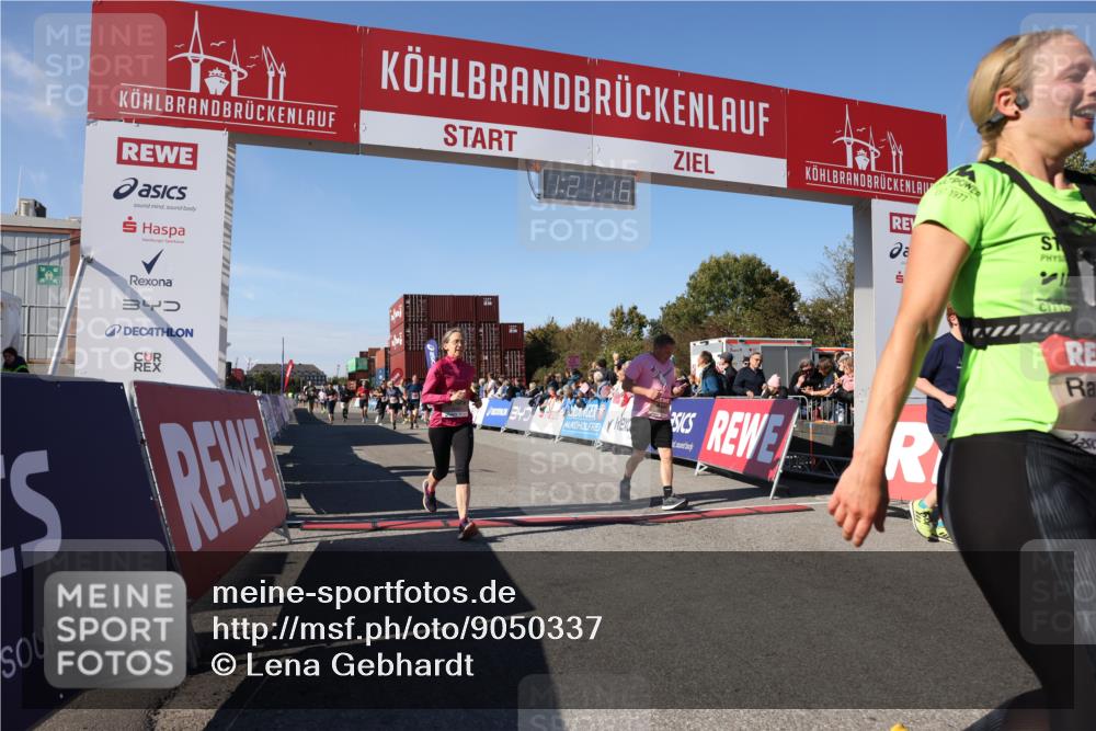 03.10.2025 - Köhlbrandbrückenlauf Lena Gebhardt http://msf.ph/oto/9050337 03.10.2025 13:21:17 Ziel 4363, 4379, 4393, 4601, 4749, 4838, 4846, 5265, 5450, 5618, 5746, 5873, 5878, 5882, 5883, 6262, 6602, 6675, 6676, 6679, 6756 meine-sportfotos.de