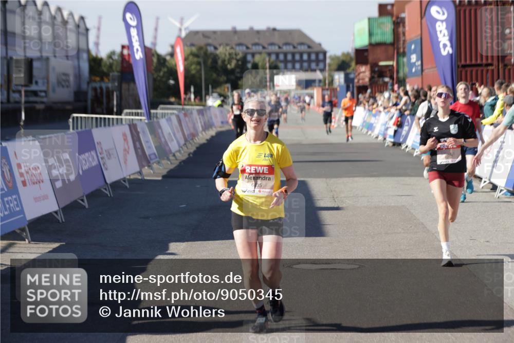 03.10.2025 - Köhlbrandbrückenlauf Jannik Wohlers http://msf.ph/oto/9050345 03.10.2025 13:08:05 Ziel 4107, 4184, 4357, 4395, 4639, 5959, 6022, 6244, 6348, 6409, 6635, 6752, 6774, 6824 meine-sportfotos.de