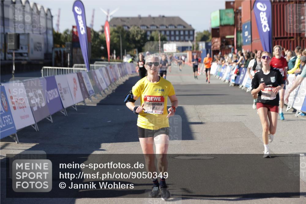 03.10.2025 - Köhlbrandbrückenlauf Jannik Wohlers http://msf.ph/oto/9050349 03.10.2025 13:08:05 Ziel 4107, 4184, 4357, 4395, 4639, 5959, 6022, 6244, 6348, 6409, 6635, 6752, 6774, 6824 meine-sportfotos.de