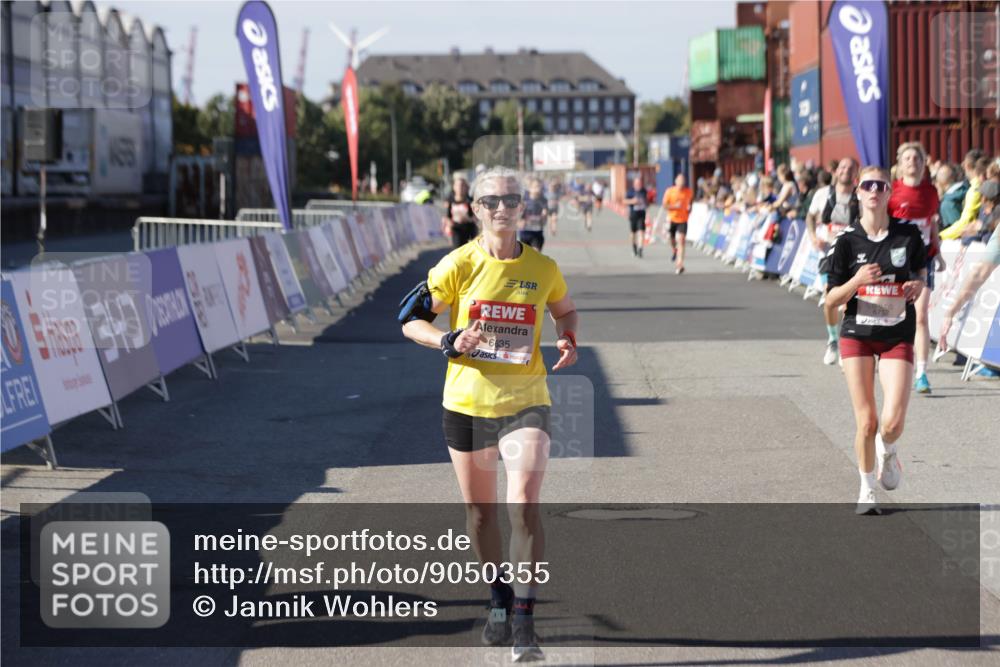 03.10.2025 - Köhlbrandbrückenlauf Jannik Wohlers http://msf.ph/oto/9050355 03.10.2025 13:08:05 Ziel 4107, 4184, 4357, 4395, 4639, 5959, 6022, 6244, 6348, 6409, 6635, 6752, 6774, 6824 meine-sportfotos.de