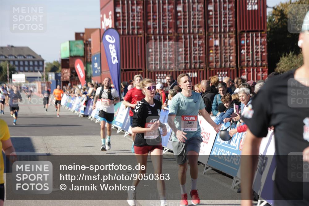 03.10.2025 - Köhlbrandbrückenlauf Jannik Wohlers http://msf.ph/oto/9050363 03.10.2025 13:08:06 Ziel 4107, 4184, 4357, 4395, 4409, 4639, 5959, 6022, 6244, 6348, 6409, 6635, 6752, 6774, 6824 meine-sportfotos.de