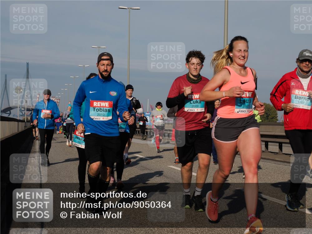 03.10.2025 - Köhlbrandbrückenlauf Fabian Wolf http://msf.ph/oto/9050364 03.10.2025 10:01:20 Position 3 1859, 2010, 2009, 2867, 1651 meine-sportfotos.de
