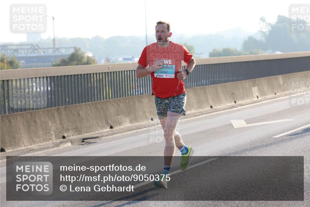 03.10.2025 - Köhlbrandbrückenlauf Lena Gebhardt http://msf.ph/oto/9050375 03.10.2025 09:14:01 Position 1 2402 meine-sportfotos.de