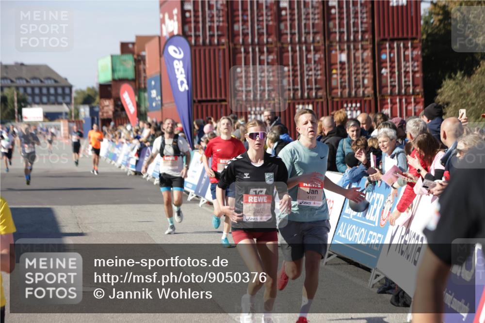 03.10.2025 - Köhlbrandbrückenlauf Jannik Wohlers http://msf.ph/oto/9050376 03.10.2025 13:08:06 Ziel 4107, 4184, 4357, 4395, 4409, 4639, 5959, 6022, 6244, 6348, 6409, 6635, 6752, 6774, 6824 meine-sportfotos.de