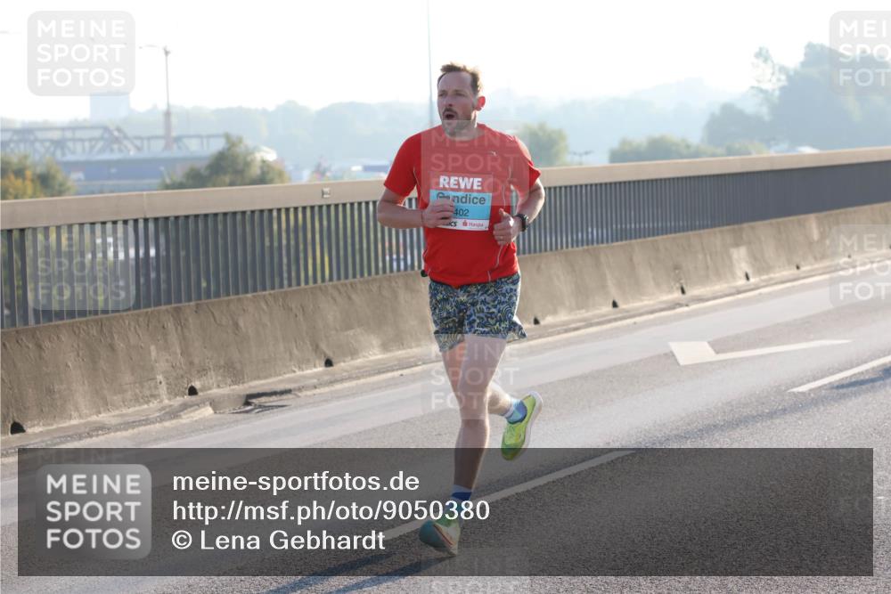 03.10.2025 - Köhlbrandbrückenlauf Lena Gebhardt http://msf.ph/oto/9050380 03.10.2025 09:14:01 Position 1 402 meine-sportfotos.de