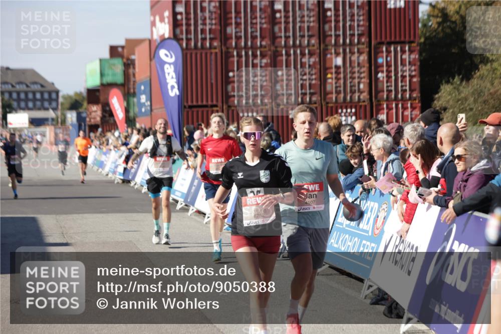 03.10.2025 - Köhlbrandbrückenlauf Jannik Wohlers http://msf.ph/oto/9050388 03.10.2025 13:08:07 Ziel 4107, 4184, 4357, 4395, 4409, 5959, 6022, 6348, 6635, 6752, 6774, 6824 meine-sportfotos.de