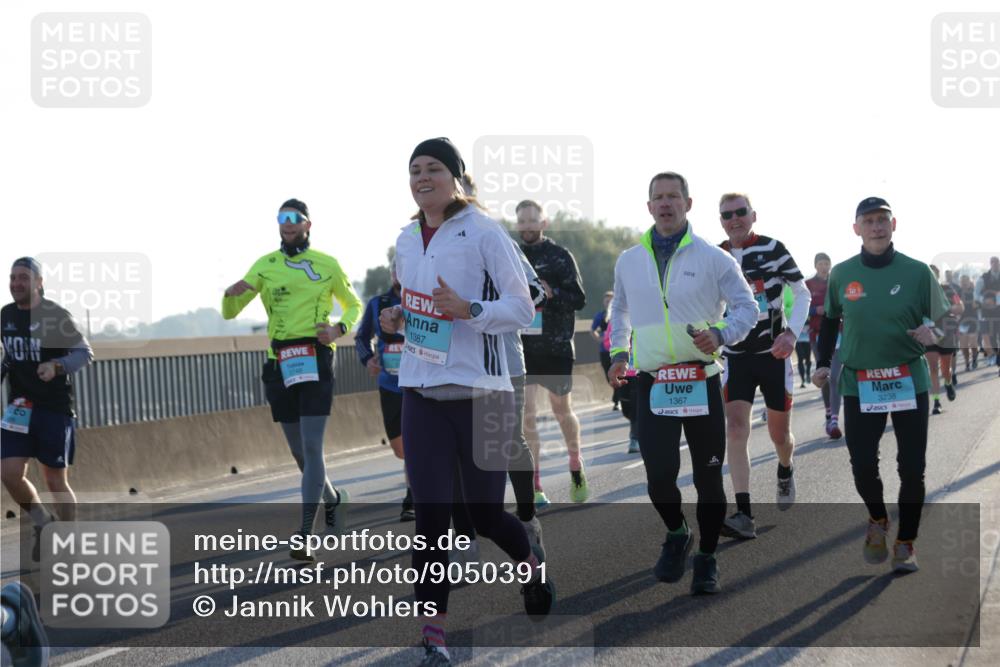 03.10.2025 - Köhlbrandbrückenlauf Jannik Wohlers http://msf.ph/oto/9050391 03.10.2025 09:18:45 Position 3 1387, 1367, 3238 meine-sportfotos.de