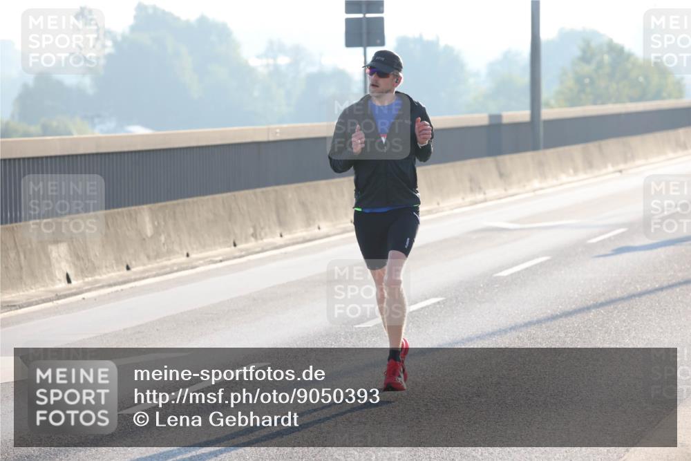 03.10.2025 - Köhlbrandbrückenlauf Lena Gebhardt http://msf.ph/oto/9050393 03.10.2025 09:14:03 Position 1  meine-sportfotos.de